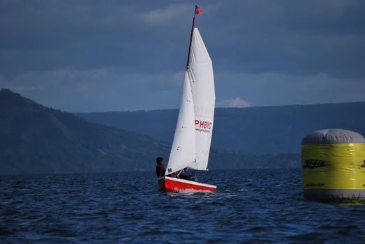 Close hauled at the windward mark